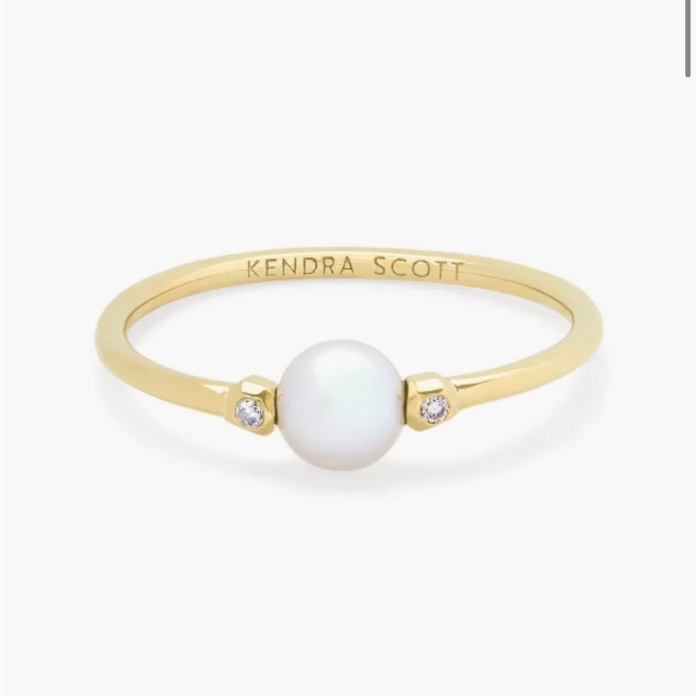 Cathleen 14k Yellow Gold Band Ring in Pearl - Kendra Scott